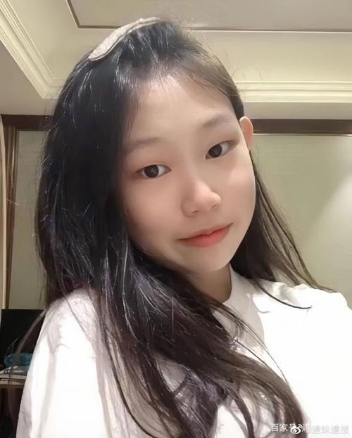 （小沈阳女儿出道照撞脸韩演员孔孝真）